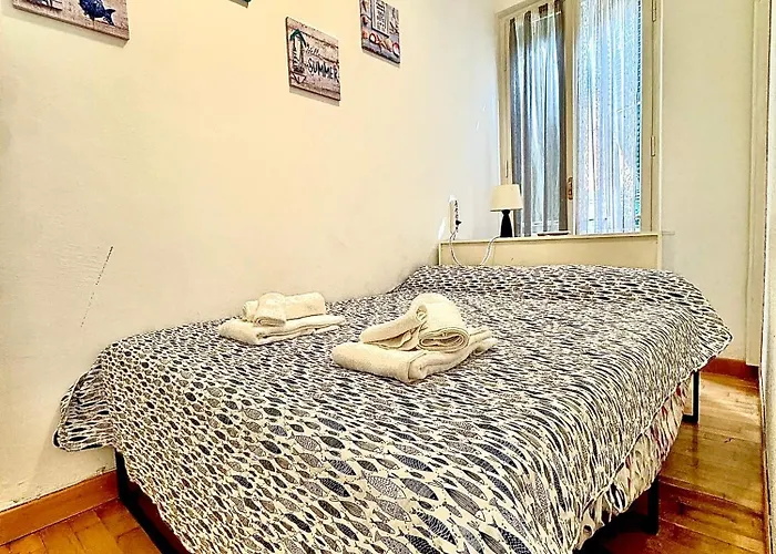 Magic House - Splendido Trilocale Nel Budello Lägenhet