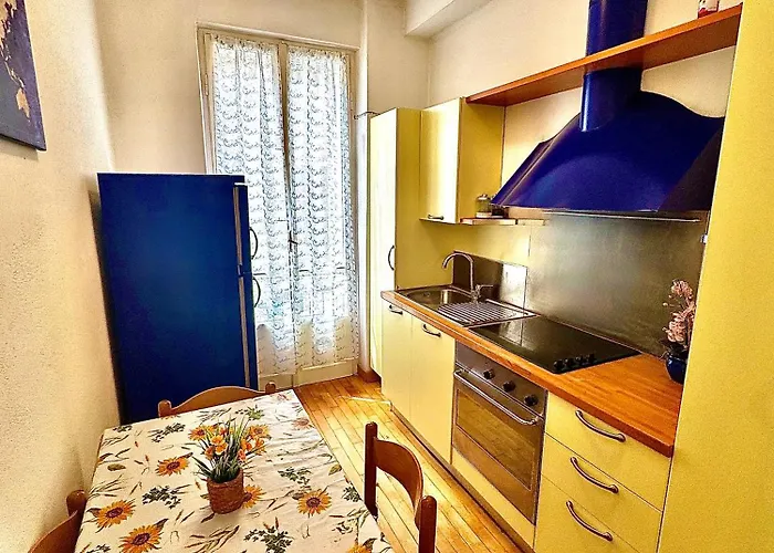 Magic House - Splendido Trilocale Nel Budello Lägenhet *